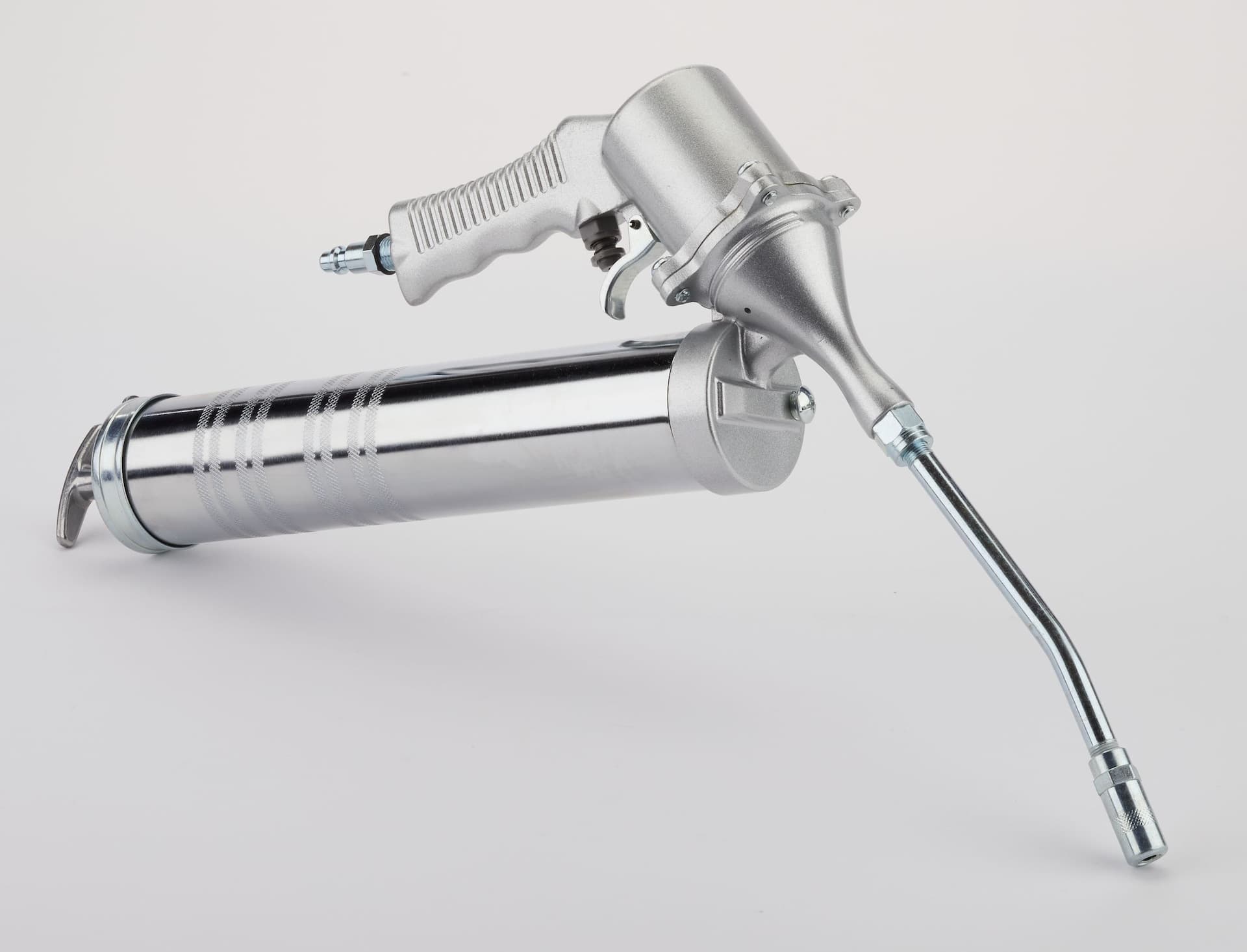 MotoMaster Air Powered Single-Action Grease Gun with 3-way loading up to 3,600 PSI, 14-oz